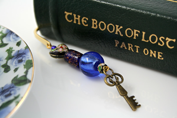 Royal Heart Key bookmark, book, md