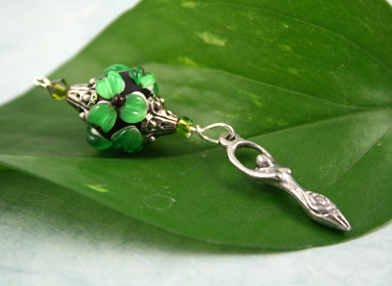 Blessingway bead emerald flower goddess, med