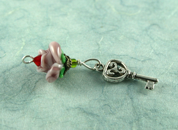 Blessingway bead - Dusty rose key, leaf, md