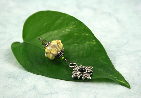 Blessingway bead - Moonlit flower eye, leaf, md