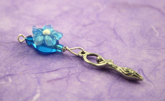 Blessingway bead - Blue flower golden goddess, lilac, md